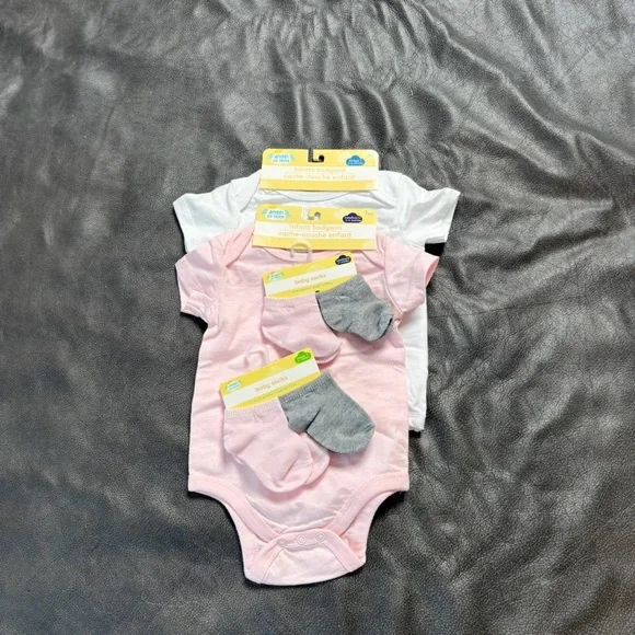 Pink and White Baby One Piece Set with Socks X2 sets - Picture 4 of 5